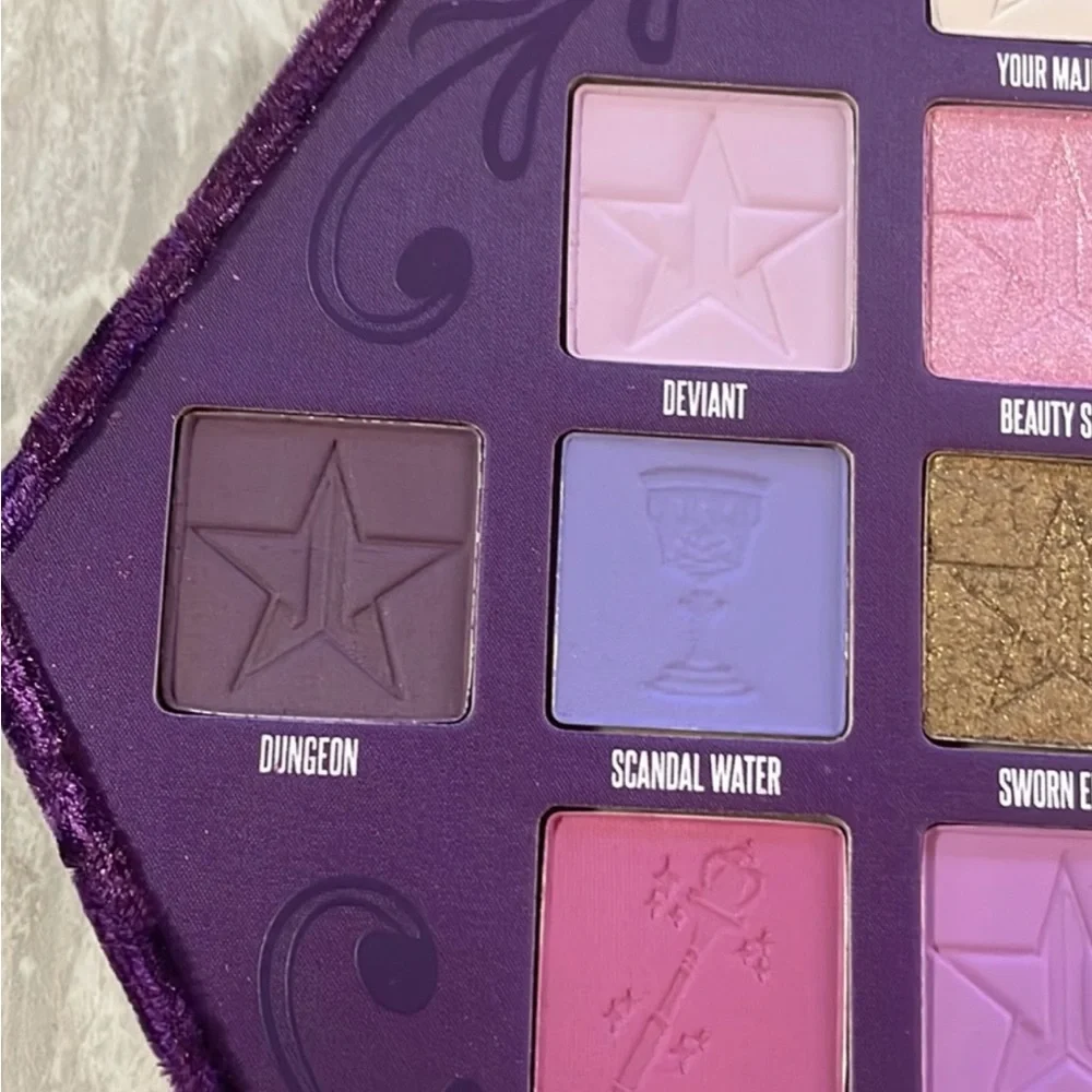 New Jeffree Star Blood Lust‎ Eyeshadow Palette